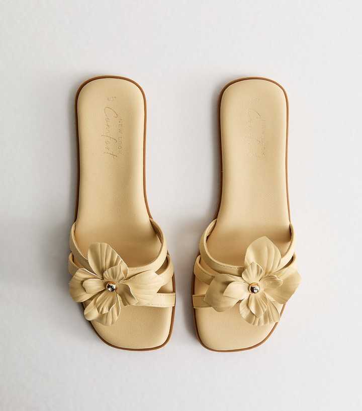 Light Yellow Flower Detail Flat Mules