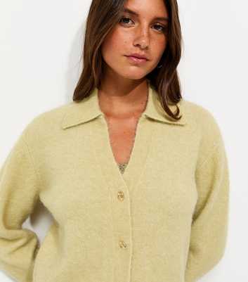 Light Green Collared V-Neck Knitted Cardigan with Wool