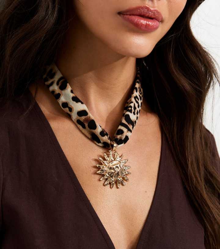 Brown Leopard Print Sun Pendant Necklace