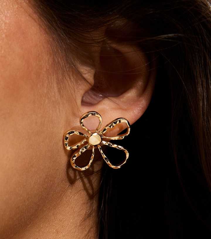 Gold Tone Cut Out Floral Earrings