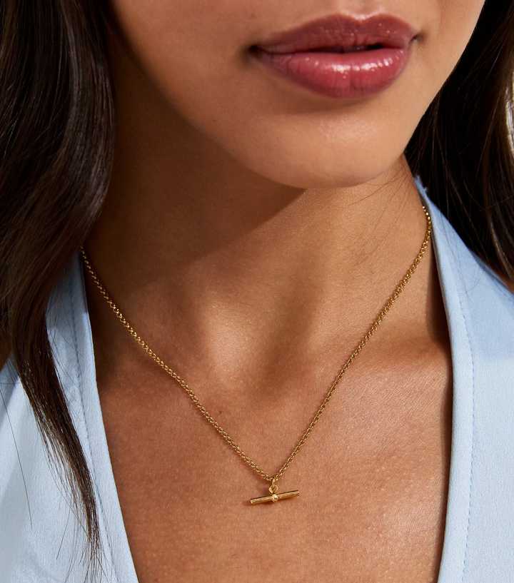18ct Gold Plated Petite T Bar Pendant Necklace