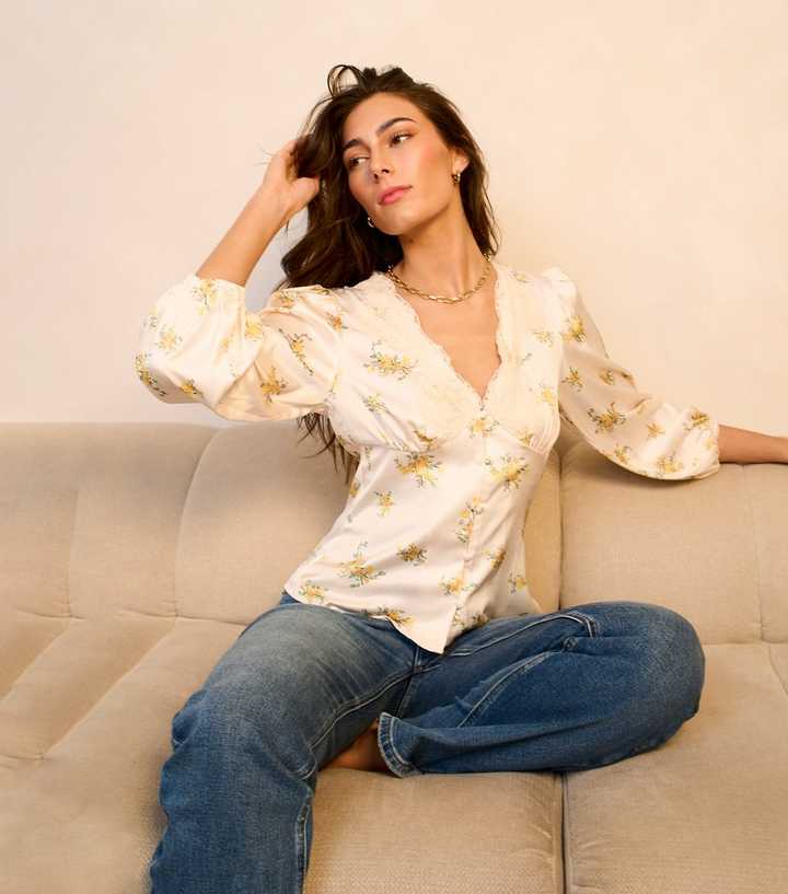 Gini London Cream Floral Lace Trim Blouse