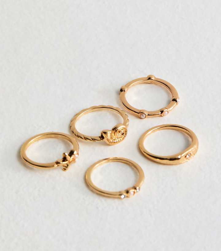 Pack of 5 Gold Tone Faux Pearl and Diamant?� Rings