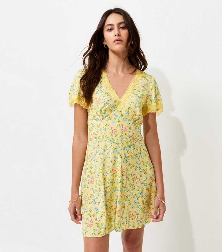 Yellow Floral Print Lace Trim V-Neck Faux Button Mini Dress