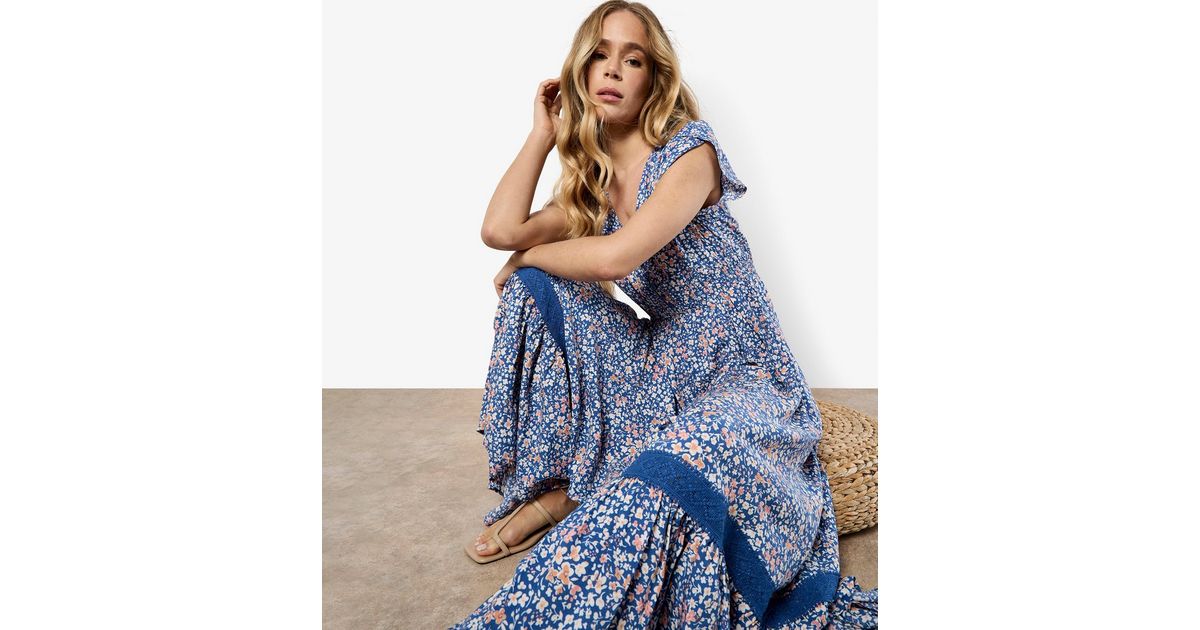 Apricot Blue Ditsy Floral Short Sleeve Maxi Dress | New Look