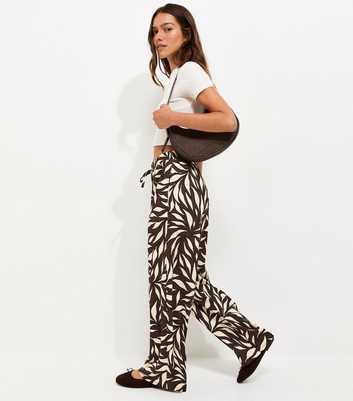 Petite Brown Leaf Print Crinkle Texture Wide Leg Trousers