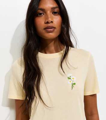 Light Yellow Cotton Embroidered Daisy T-Shirt