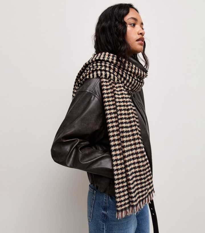 Brown Dogtooth Pattern Knitted Scarf
