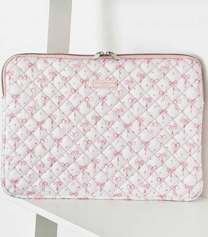 Coconut Lane White Quilted Bows Laptop Sleeve