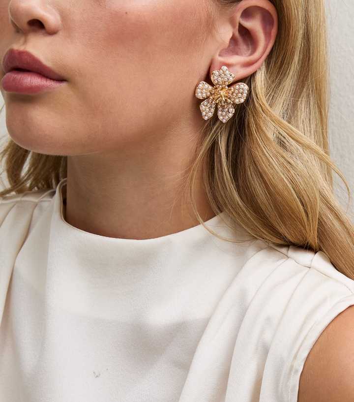 Gold Tone Faux Pearl Flower Stud Earrings