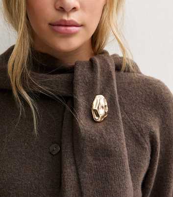 Gold Tone Beaten Abstract Oval Brooch