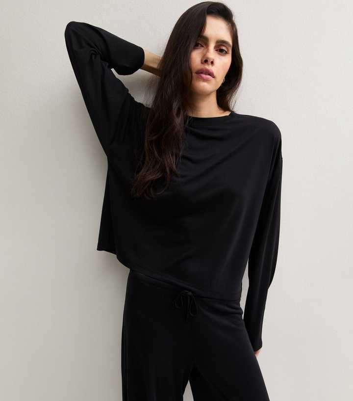 Black Boxy Long Sleeve T-Shirt