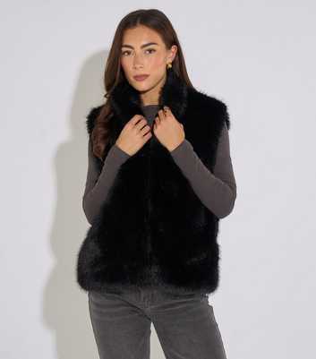 Gini London Black Faux Fur Boxy Fit Gilet