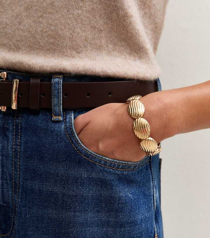 Gold Tone Ridged Oval Stretch Bracelet